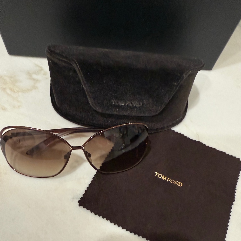 Tom Ford Carla Sunglasses - Picture 15 of 16